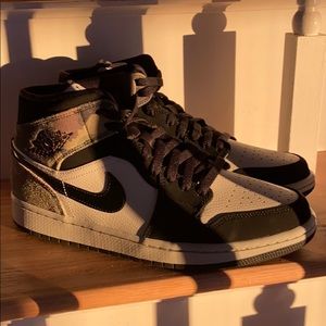 Air Jordans 1 Mid ‘Camo’